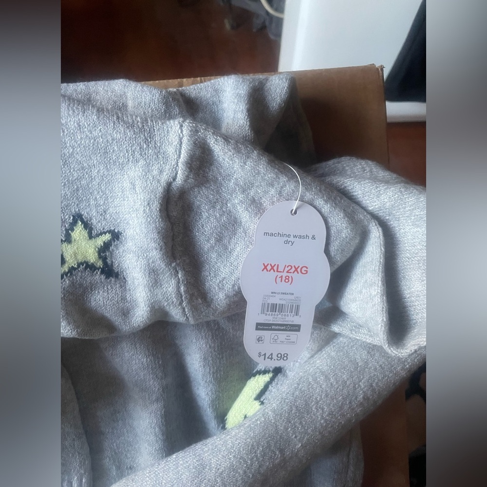 Gray Star Pattern Sweatersize XXL kid - Picture 3 of 6